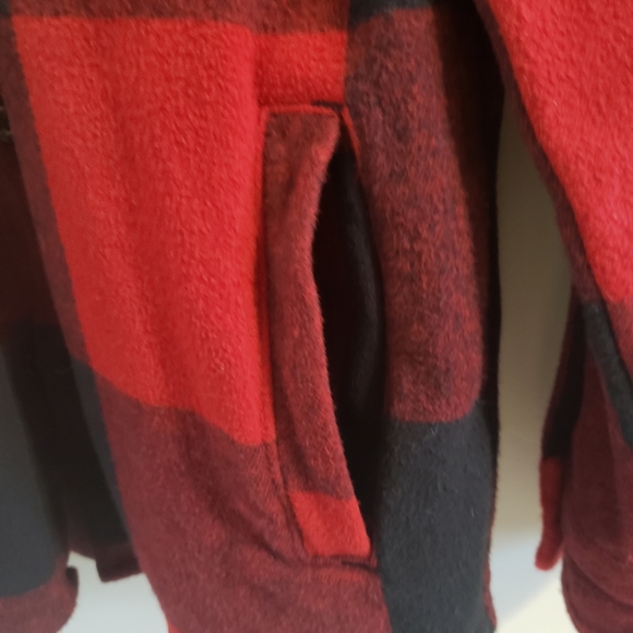 Abercrombie Flannel Shacket - Picture 3 of 3